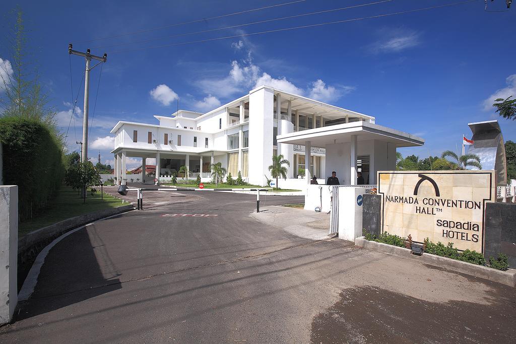 Narmada Convention Hall Hotel Mataram Exterior photo