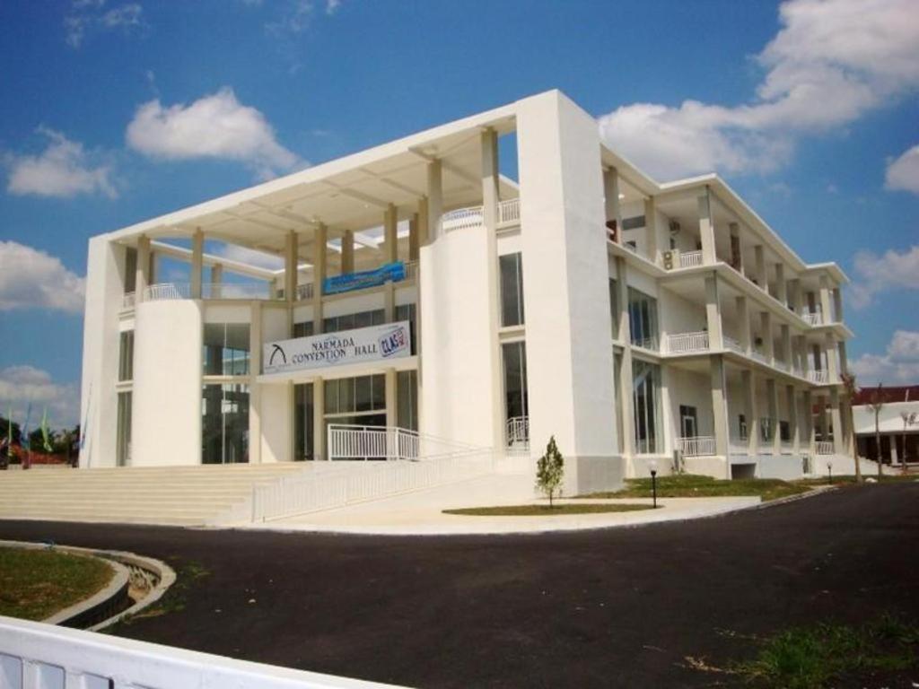 Narmada Convention Hall Hotel Mataram Exterior photo