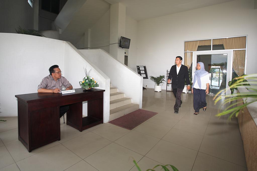 Narmada Convention Hall Hotel Mataram Exterior photo