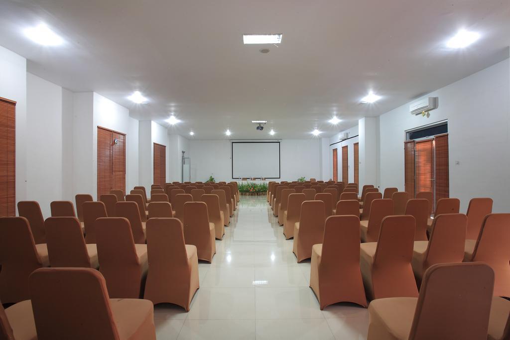 Narmada Convention Hall Hotel Mataram Exterior photo