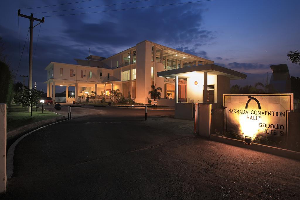 Narmada Convention Hall Hotel Mataram Exterior photo